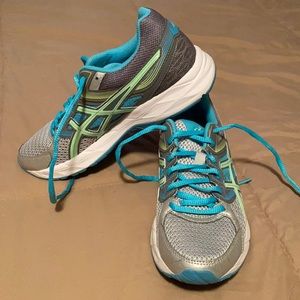 Women’s Asics running tennis shoes